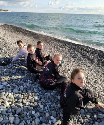 Спортивные костюмф для танцевальной группы Жемчужины